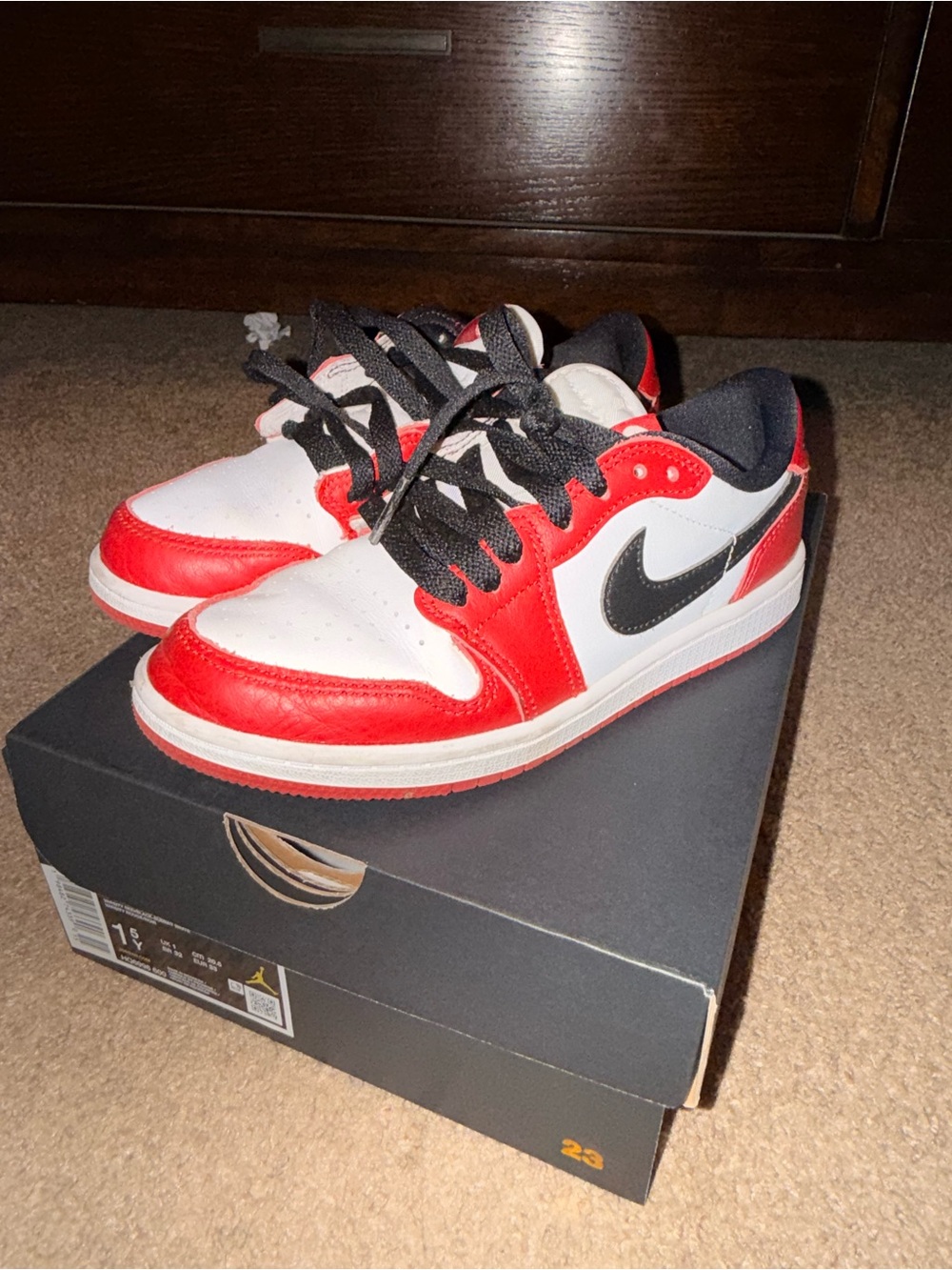 Air jordan 1 Chicago low. Size 1.5y